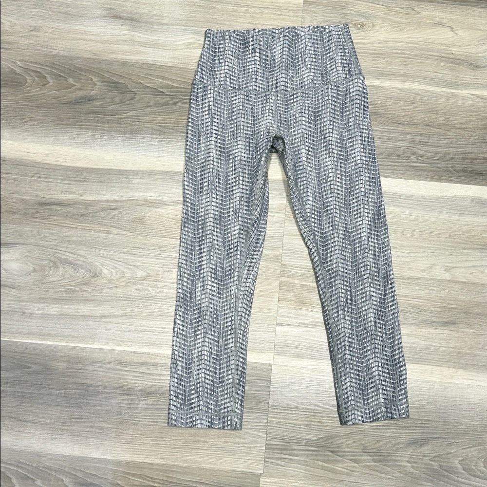 Lululemon Gray Patterned Leggings size 6 - Picture 2 of 9